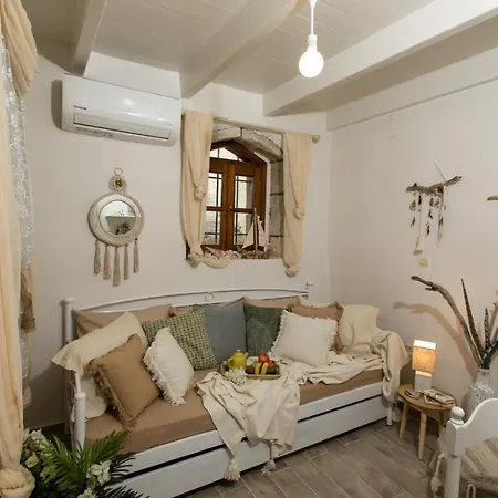 Апартаменты Kamaraki Old Town 6